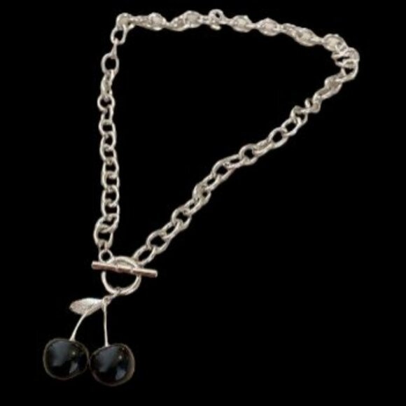 Black Cherry Toggle Choker Chain Necklace - Picture 2 of 4